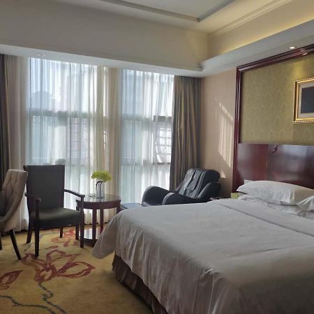 Vienna Hotel Chaozhou Plaza Exteriér fotografie